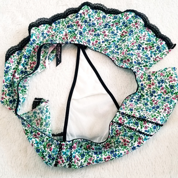 Victoria's Secret Vintage Sexy Little Things Bra & Skirted Thong Panty Set - Picture 8 of 16